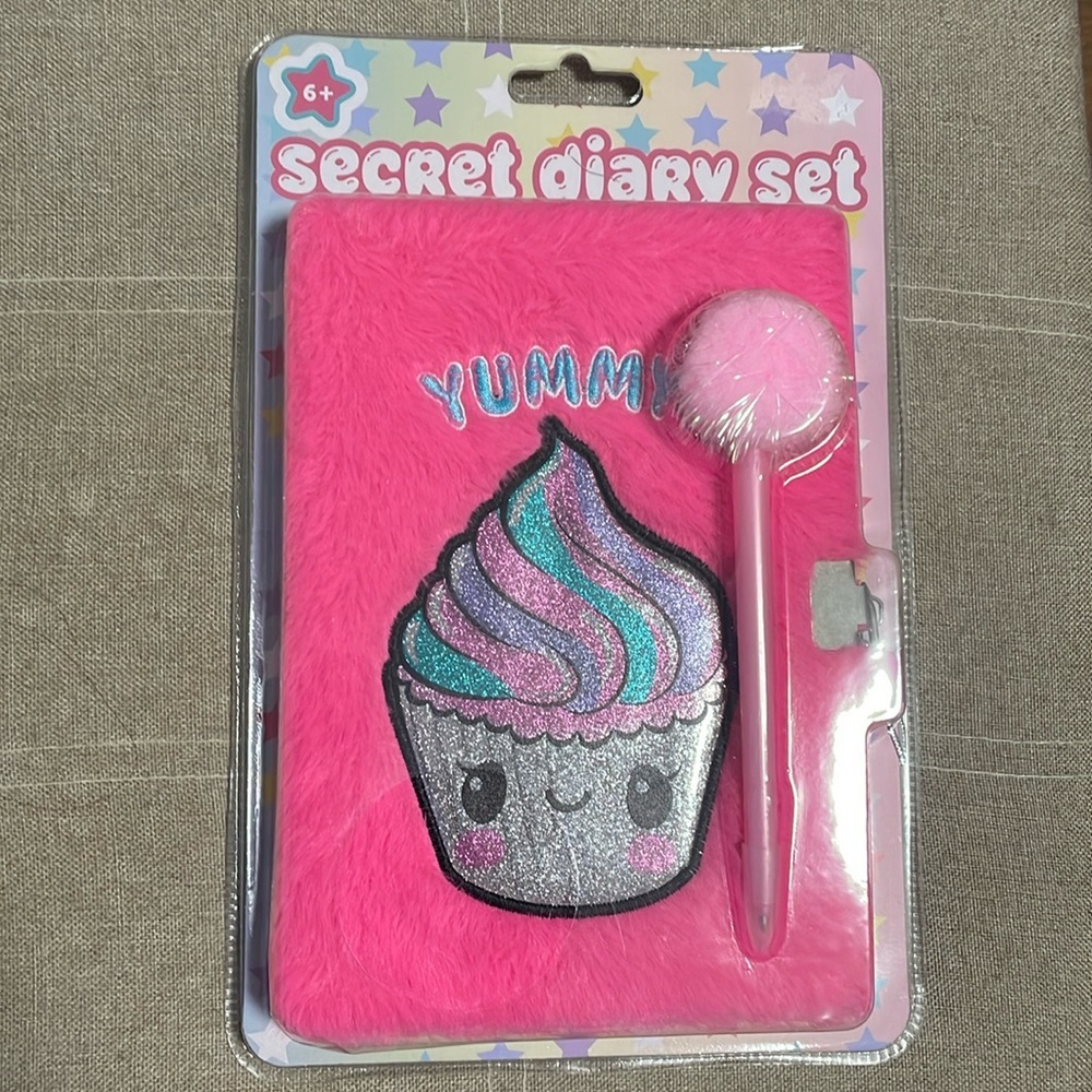 Girl’s Secret Personal Diary Set with Pen and secret lock. Pink Fuzzy Soft.